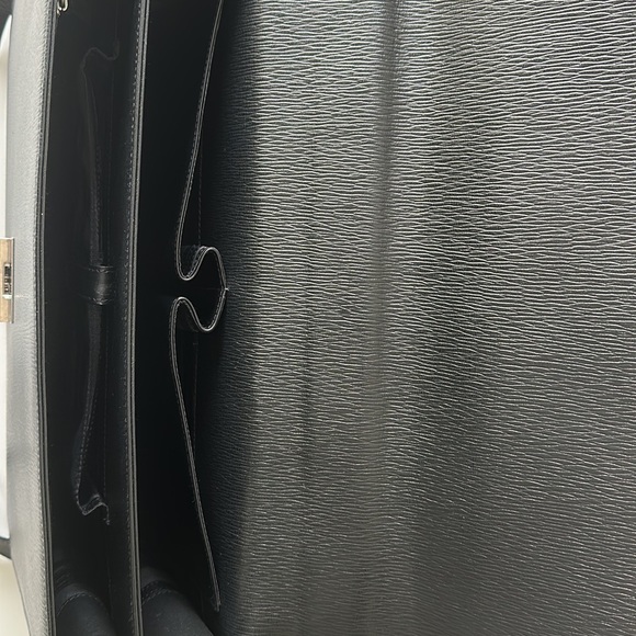 ⭐️HP⭐️Salvatore Ferragamo Black Textured Calfskin 'revival' Accordion Briefcase - Picture 6 of 10